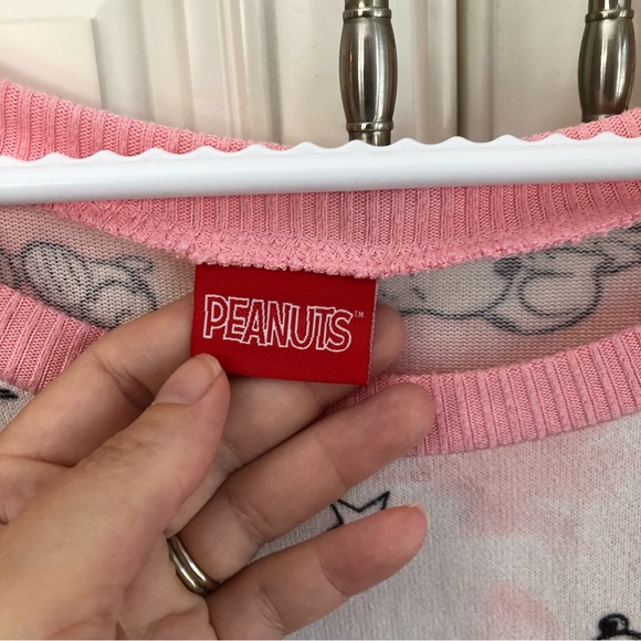 🥳HOST PICK🥳 Oversized Peanuts women’s sweatshirt - Picture 8 of 9